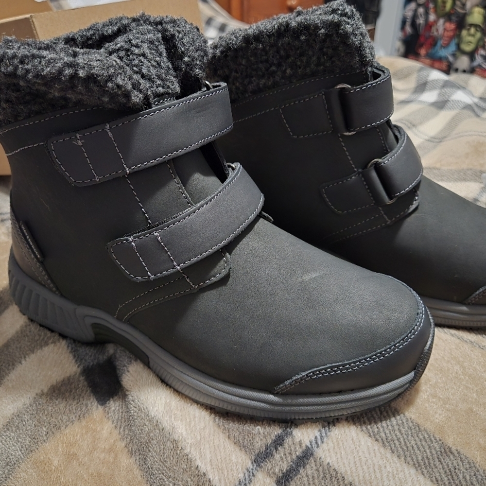 Orthofeet Women’s Black Boots slip resistant
